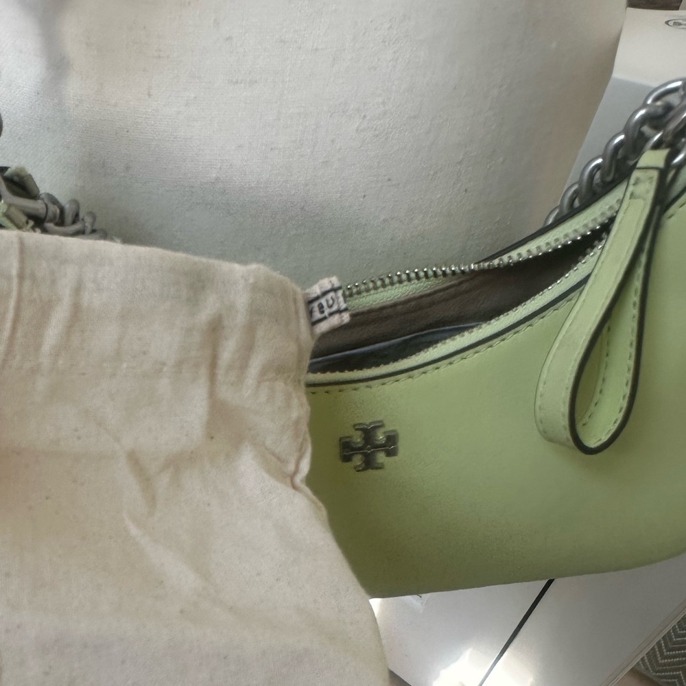 Tory Burch NWT Small Mercer Crescent Shoulder Bag convertible strap Lime Sorbet - Picture 6 of 14